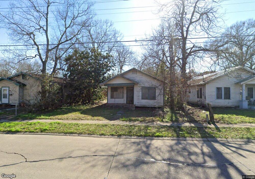 712 E Pershing St, New Iberia, LA 70560 - photo 1