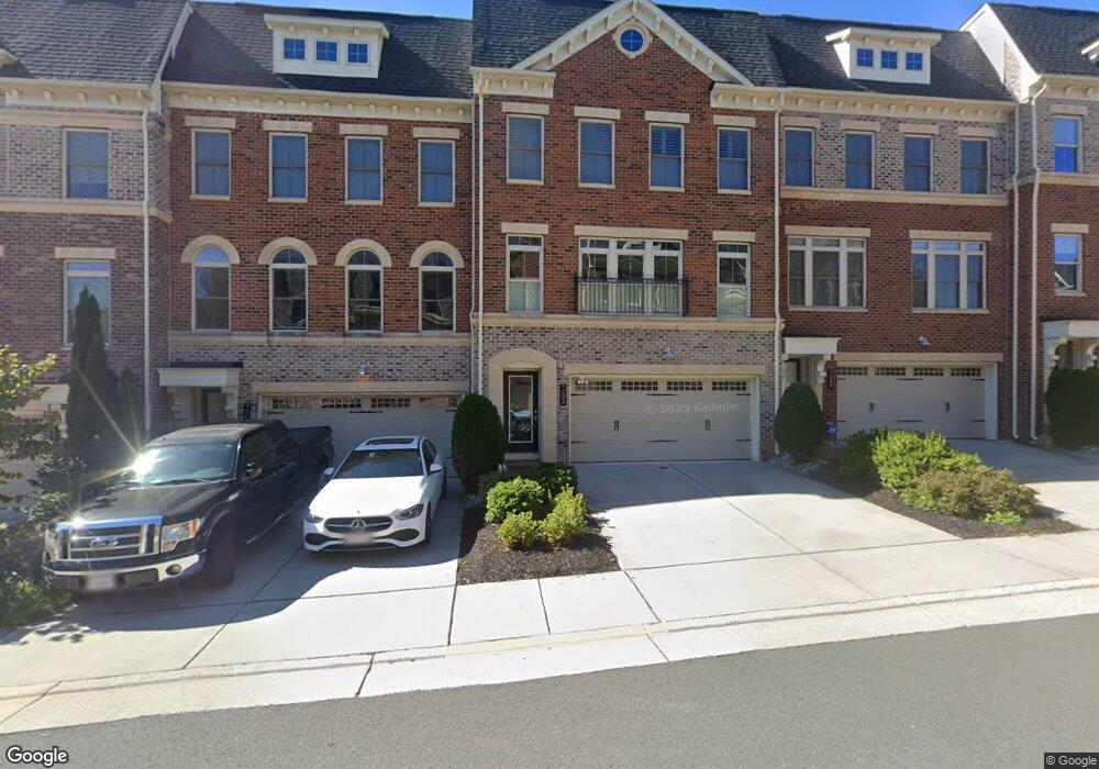 7203 Holywell Ln, Falls Church, VA 22043 - photo 1