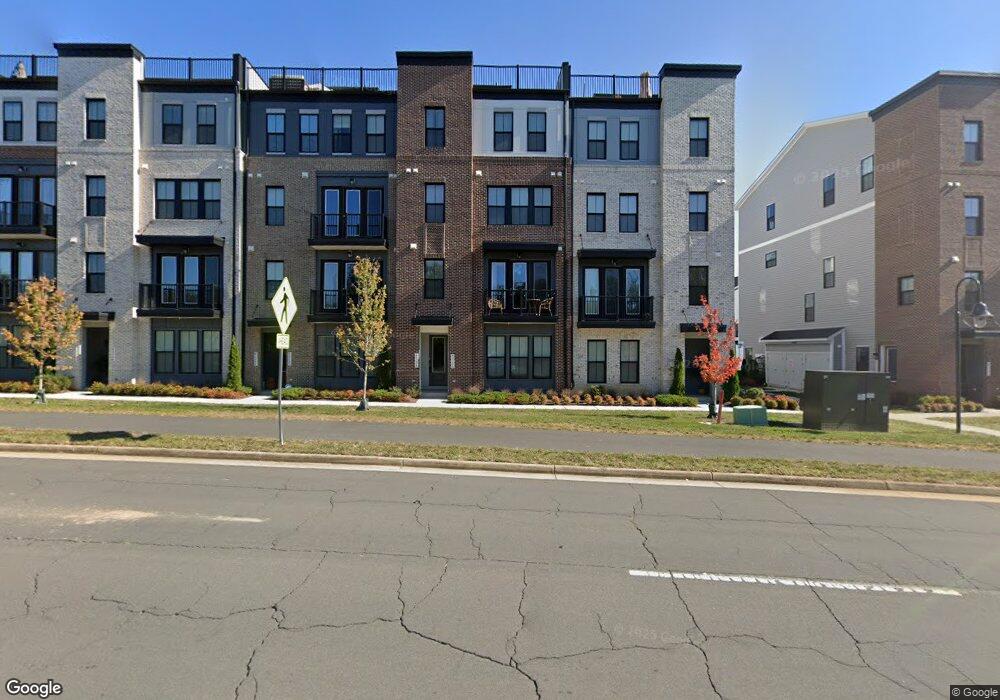 43255 Farringdon Square, Broadlands, VA 20148 - photo 1