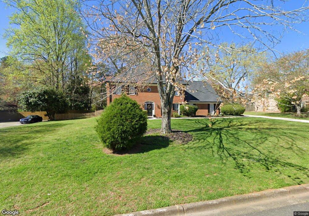 535 Saddle Creek Cir, Roswell, GA 30076 - photo 1