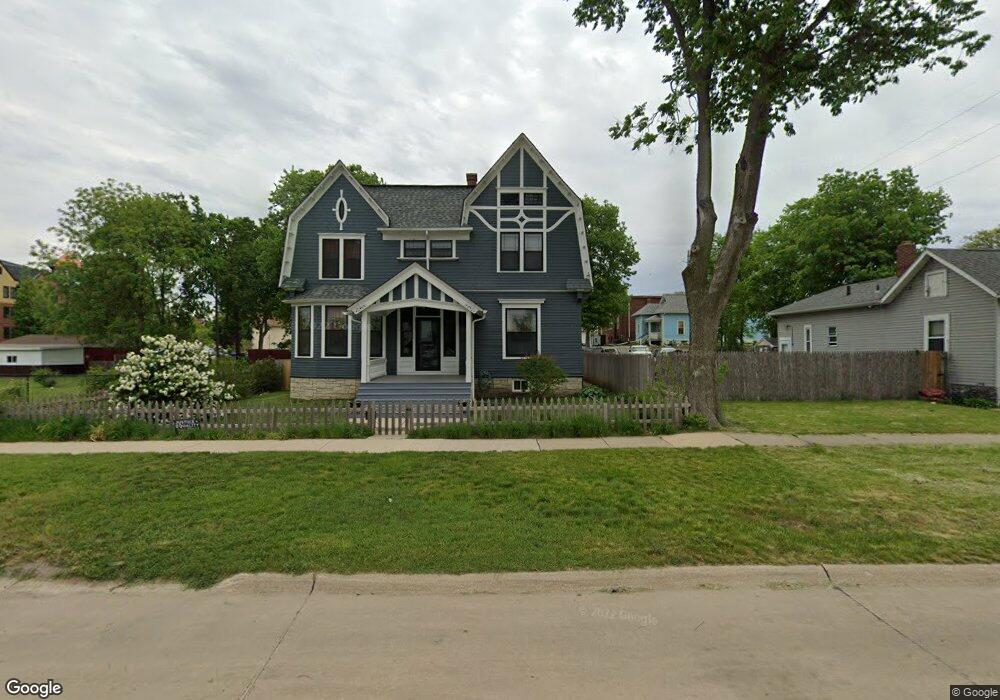 616 10th Ave SE, Cedar Rapids, IA 52401 - photo 1