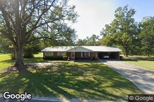 208 S Main St, Surrency, GA 31563