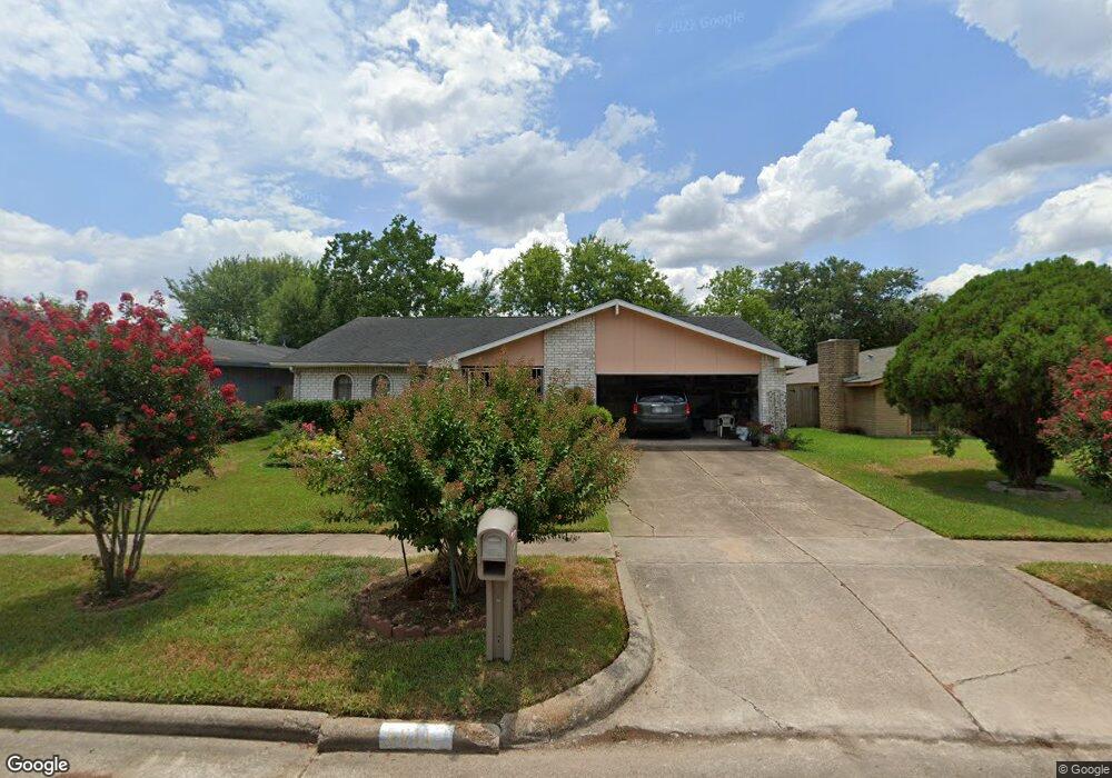 5611 Irish Hill Dr, Houston, TX 77053 - photo 1