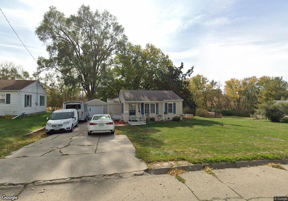 2103 S 8th Ave E, Newton, IA 50208 - photo 1