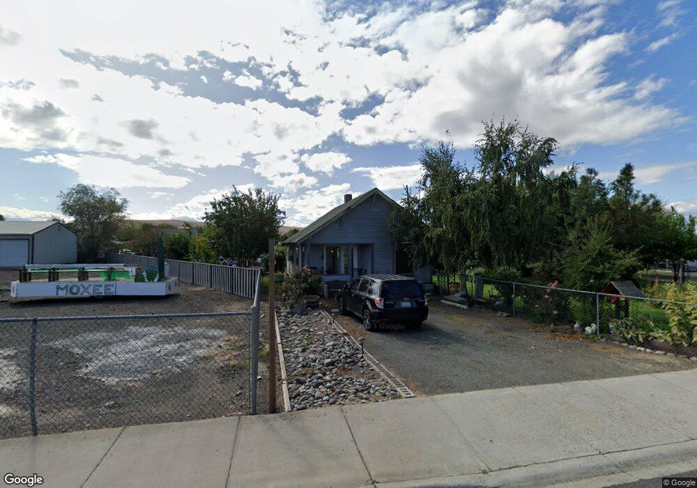 112 W Moxee Ave, Moxee, WA 98936 - photo 1