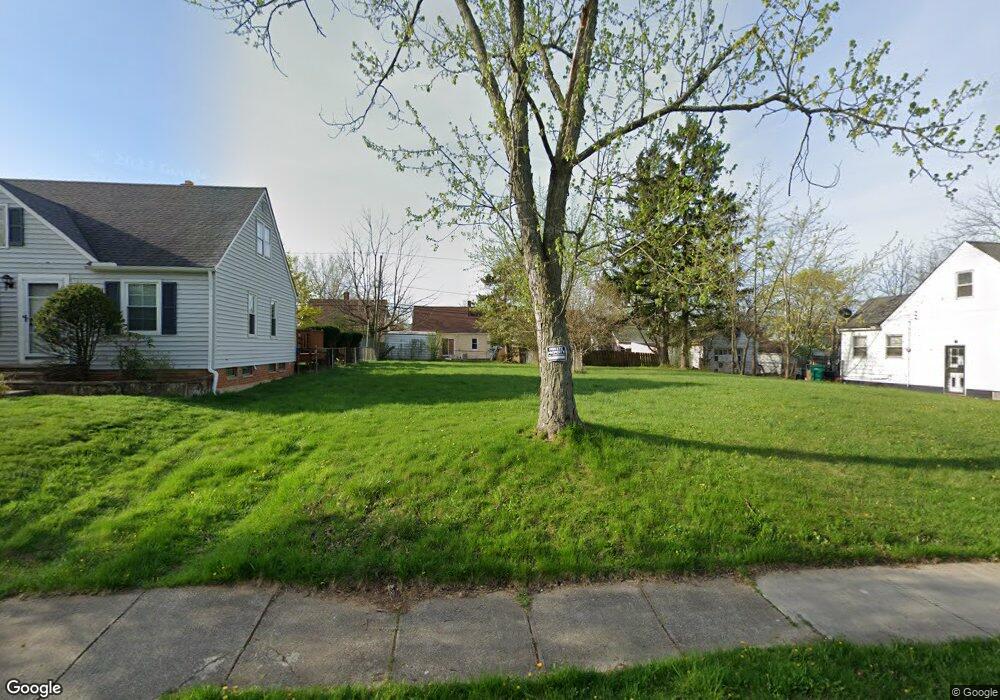 19606 Raymond St, Maple Heights, OH 44137 - photo 1