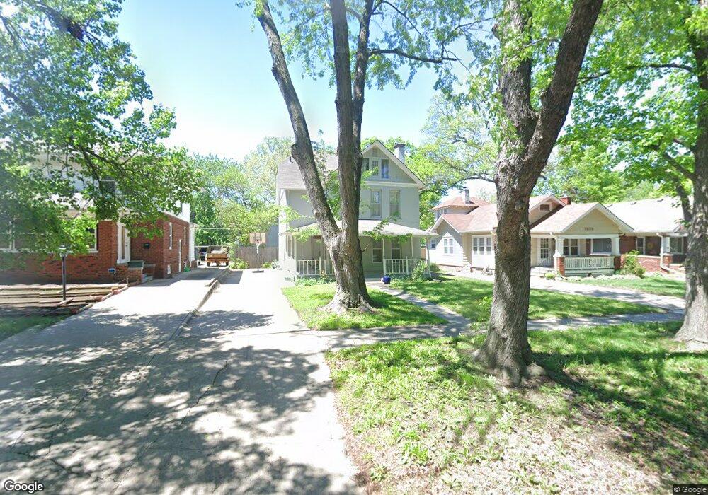 1315 SW MacVicar Ave, Topeka, KS 66604 - photo 1