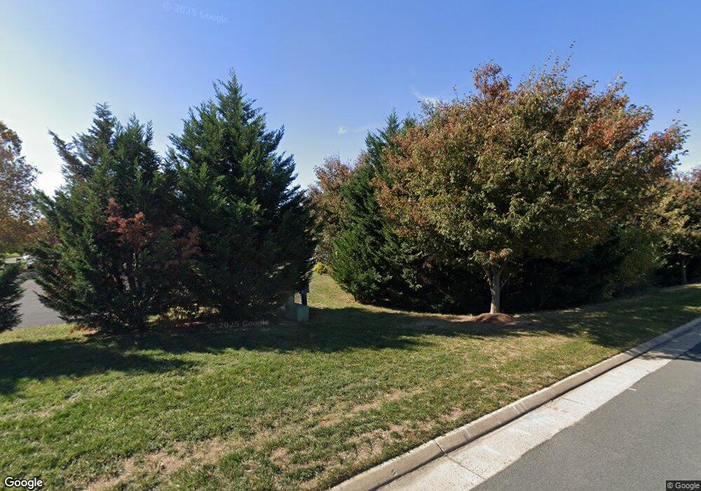 22135 Winter Lake Ct, Ashburn, VA 20148 - photo 1