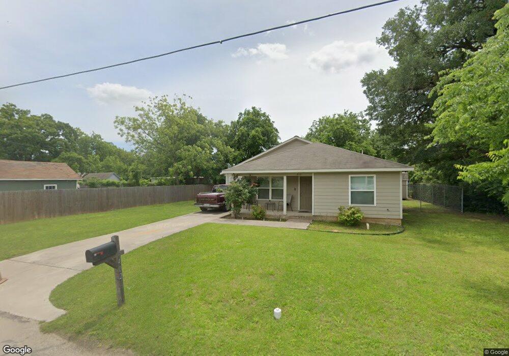 402 Peacock St, Cleburne, TX 76031 - photo 1