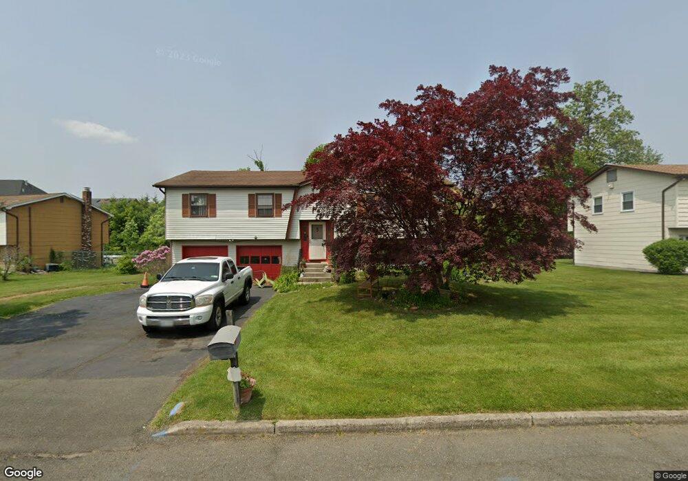 5 Stacie Ln, Spring Valley, NY 10977 - photo 1