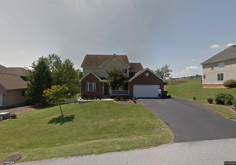 102 Windsor Dr, Fishersville, VA 22939 - photo 1