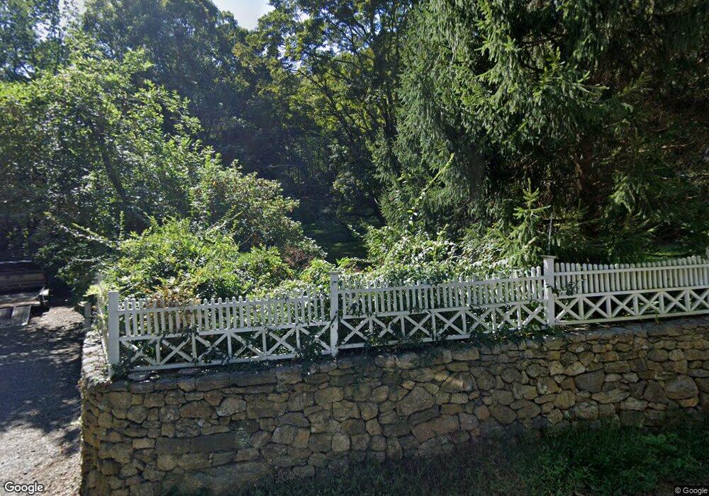 52 S Bedford Rd, Pound Ridge, NY 10576 - photo 1