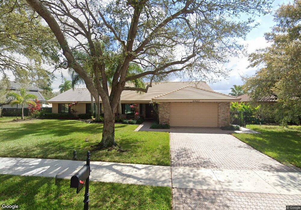 10120 SW 18th St, Davie, FL 33324 - photo 1