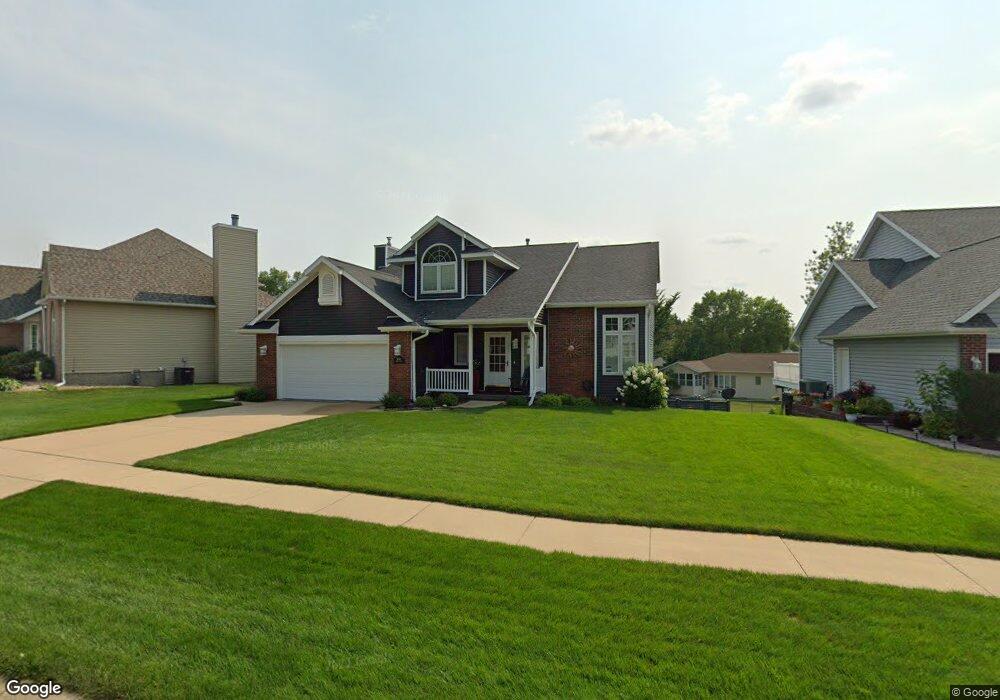 3341 Oriole Ct NE, Cedar Rapids, IA 52402 - photo 1