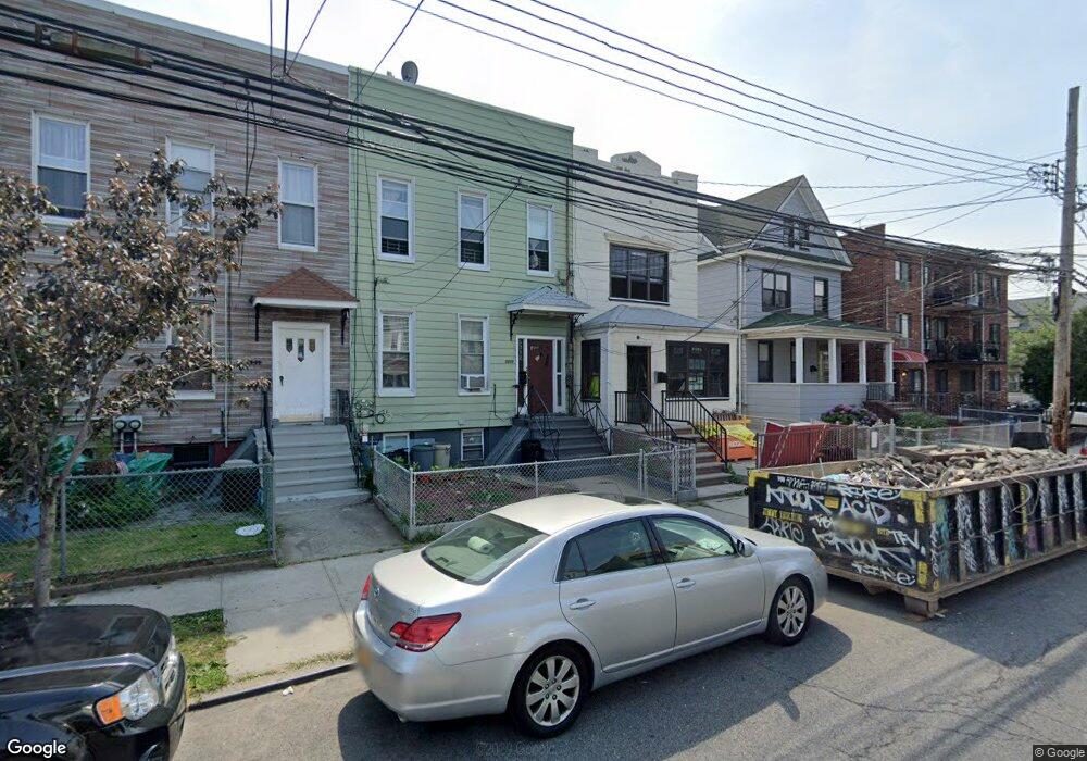 53-10 Haspel St unit 1 Fl, Elmhurst, NY 11373 - photo 1