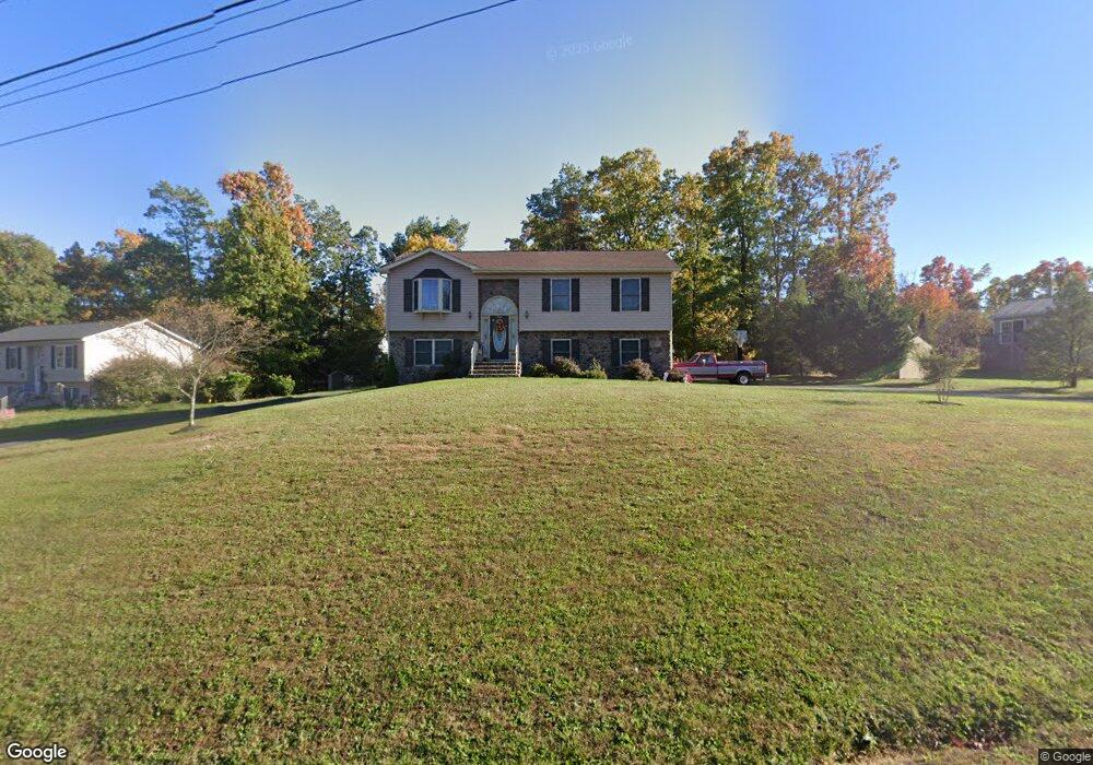 262 Leviticus Dr, Bunker Hill, WV 25413 - photo 1