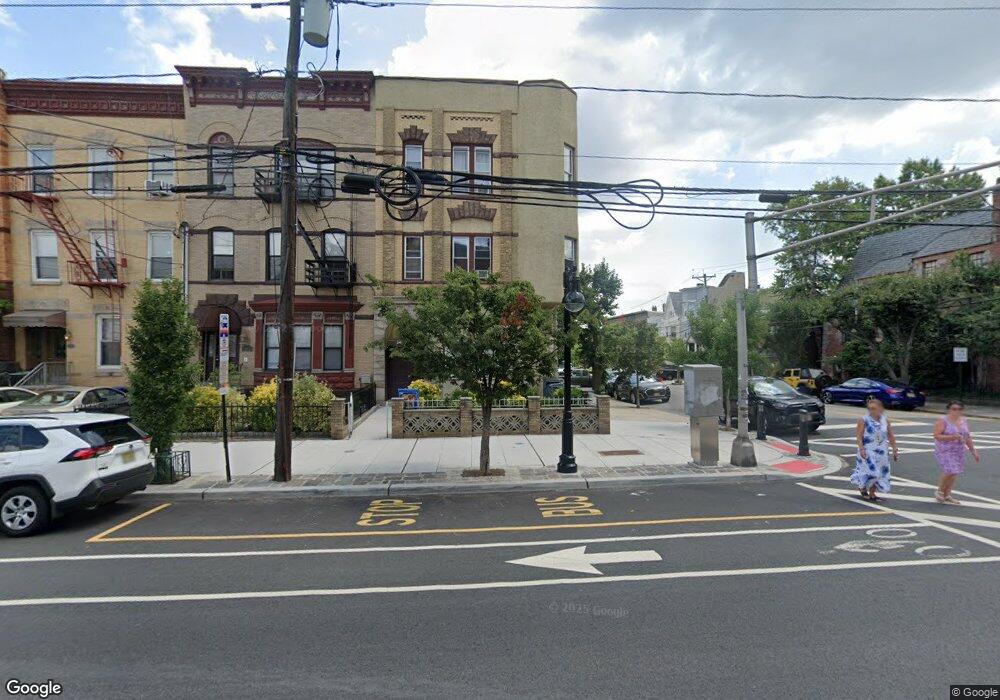 2400 Palisade Ave unit 2R, Weehawken, NJ 07086 - photo 1