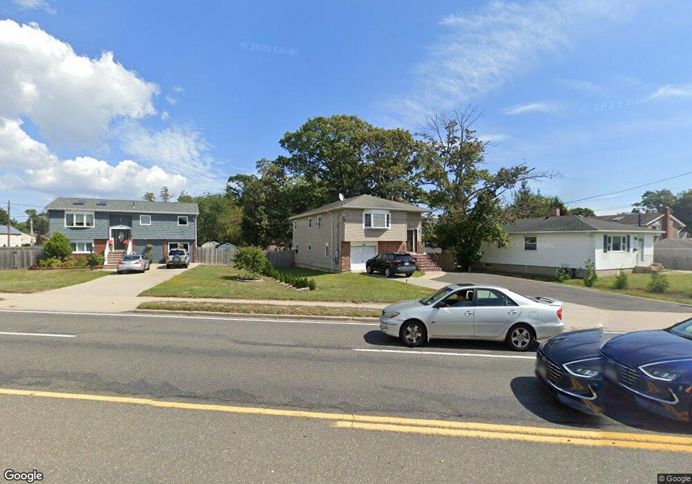 307 Great East Neck Rd unit 1st, West Babylon, NY 11704 - photo 1