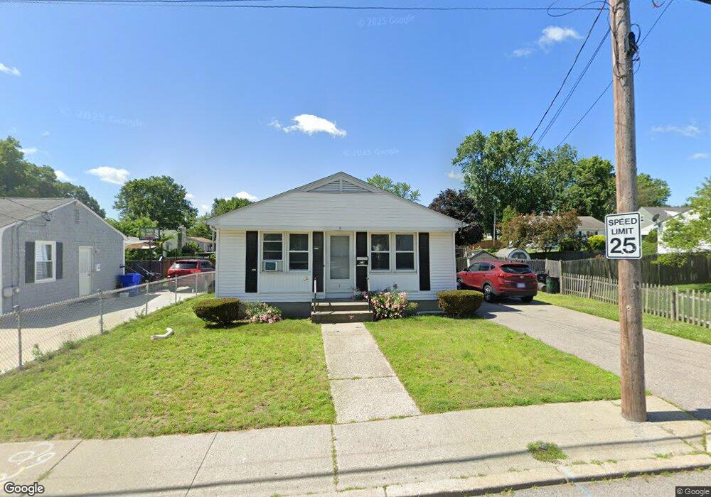 8 Owen Ave, Pawtucket, RI 02860 - photo 1