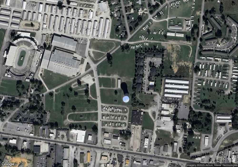 790 Whitthorne St, Shelbyville, TN 37160 - photo 1