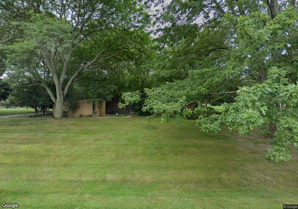 1226 Winchcombe Dr, Bloomfield Hills, MI 48304 - photo 1