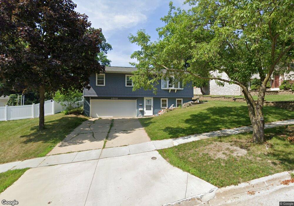 3908 13th Ave SE, Cedar Rapids, IA 52403 - photo 1