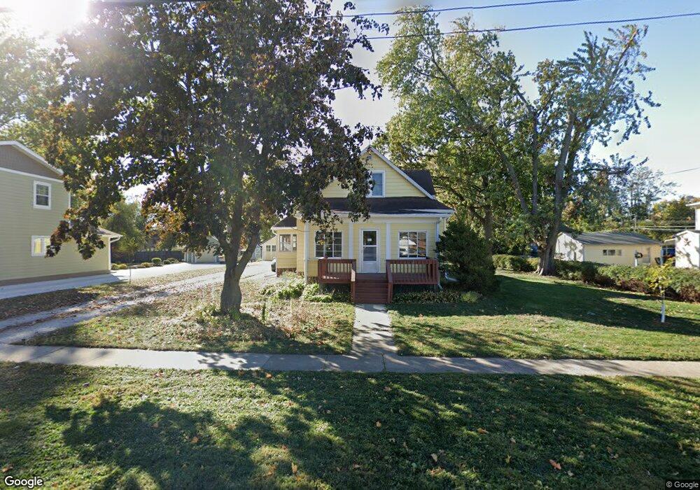 513 S 3rd Ave E, Newton, IA 50208 - photo 1