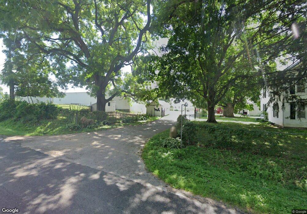 2611 W Red Oak Rd, Freeport, IL 61032 - photo 1