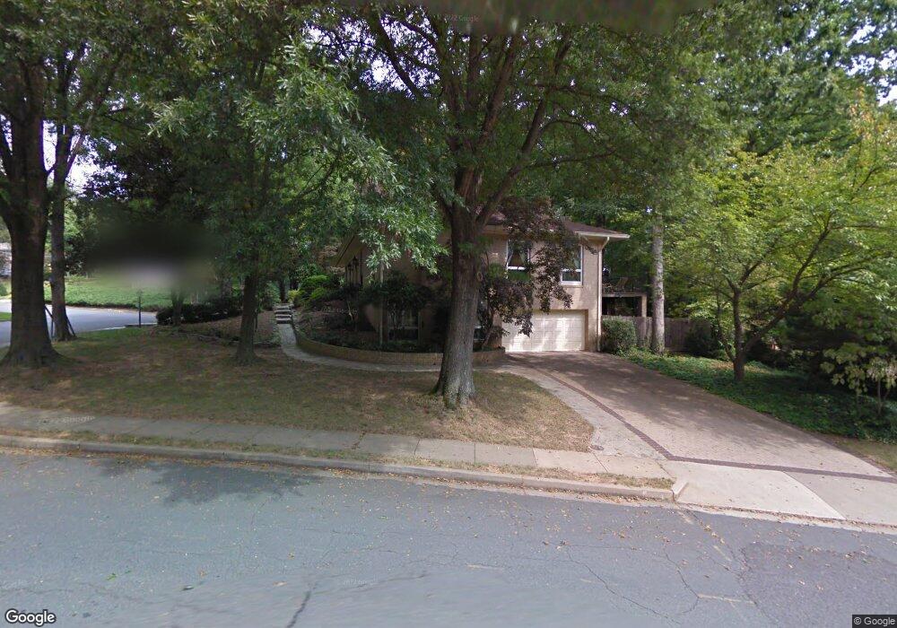 5834 Upton St, McLean, VA 22101 - photo 1