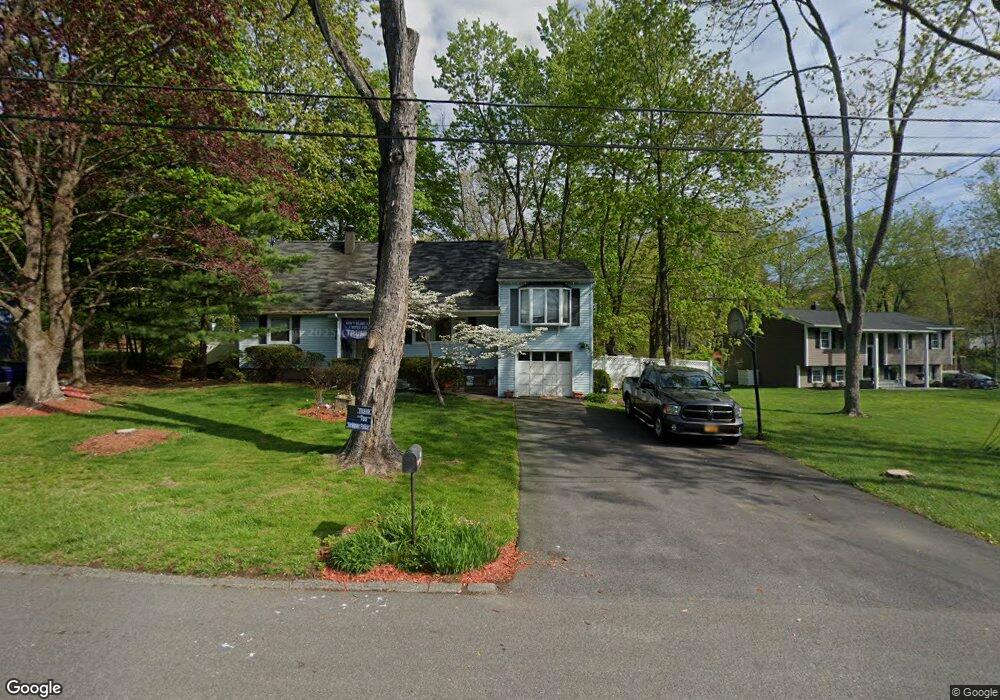 676 Toni Ct, Yorktown Heights, NY 10598 - photo 1