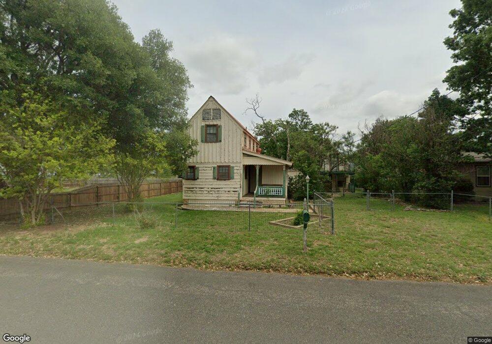 205 N Acorn St, Fredericksburg, TX 78624 - photo 1