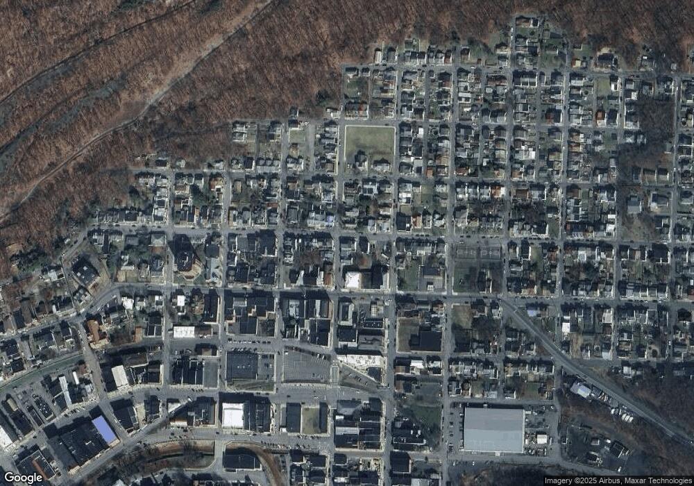 402 E Dewart St, Shamokin, PA 17872 - photo 1