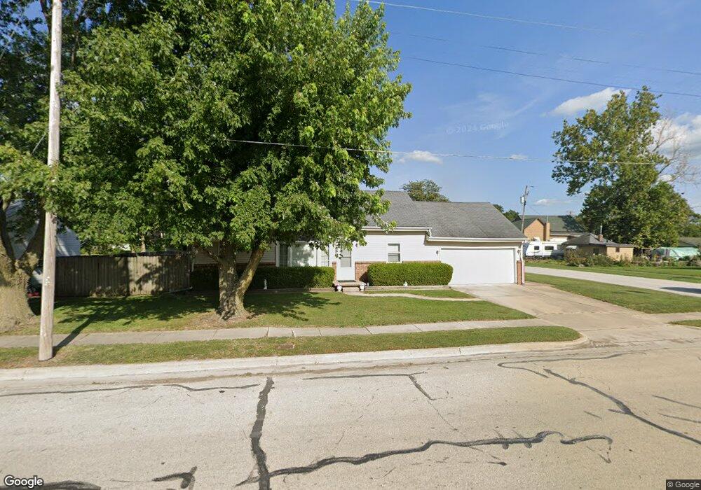 108 W Scott St, Tuscola, IL 61953 - photo 1