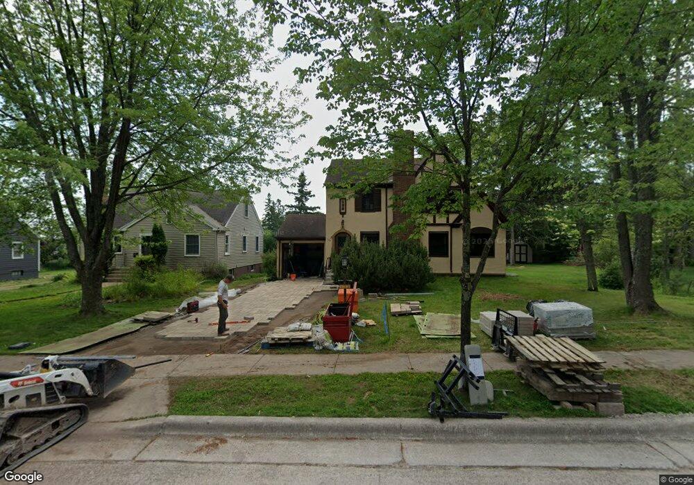 132 W Kent Rd, Duluth, MN 55812 - photo 1