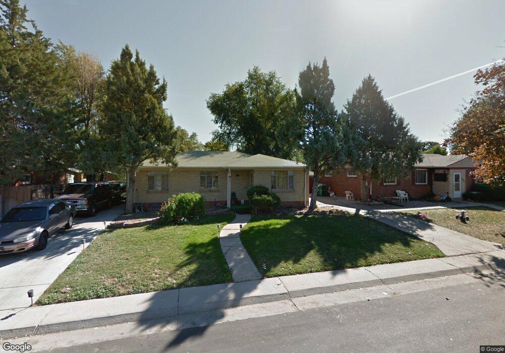 572 Florence St, Aurora, CO 80010 - photo 1