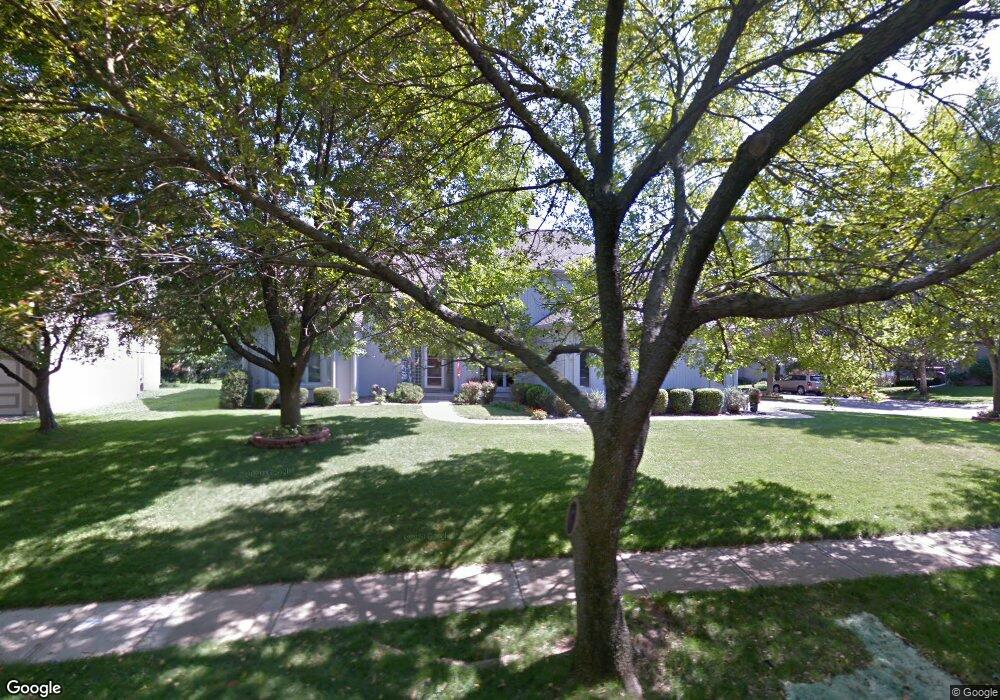 8131 Lingle Ln, Lenexa, KS 66215 - photo 1
