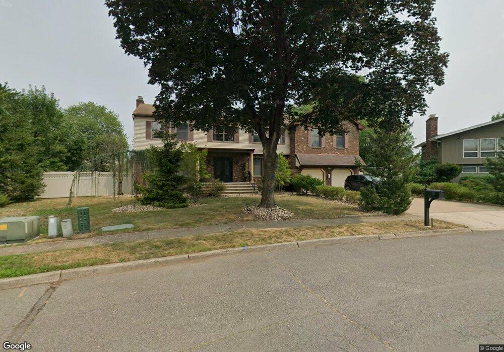 257 Purdue Ct, Paramus, NJ 07652 - photo 1