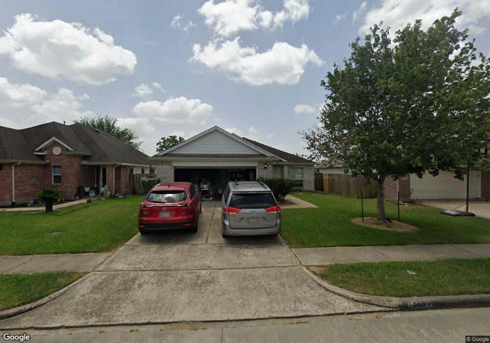 1095 Lasso Ct, Alvin, TX 77511 - photo 1