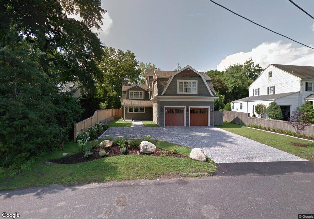 39 E Maple St, New Canaan, CT 06840 - photo 1