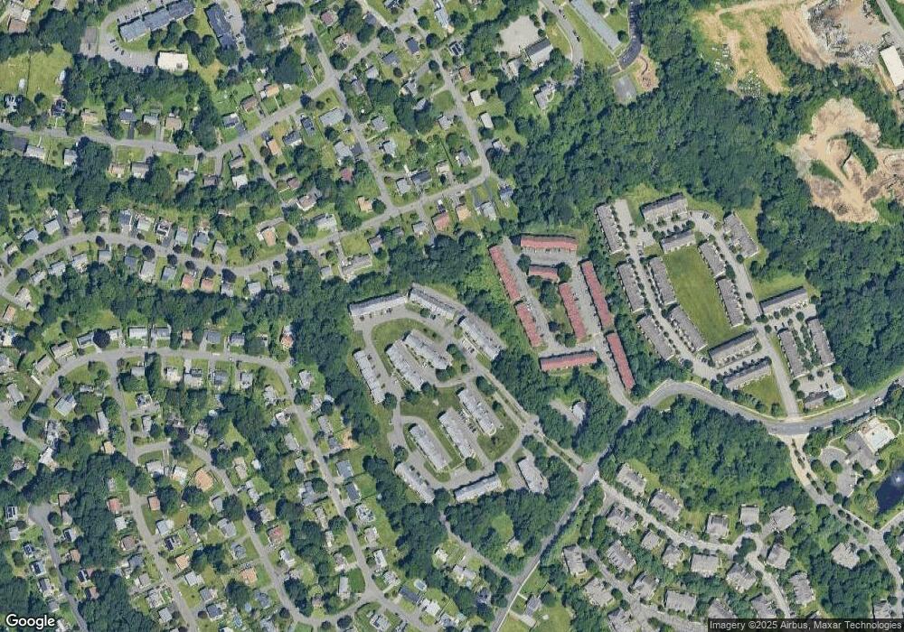 151 Shelter Rock Rd unit 8, Danbury, CT 06810 - photo 1