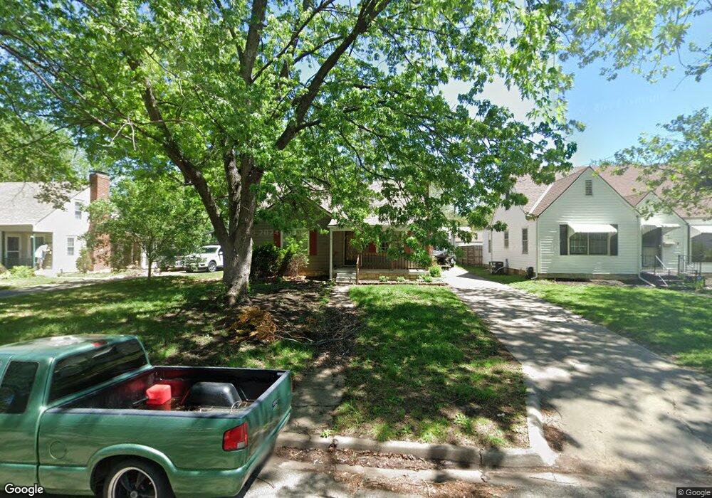 1040 SW Webster Ave, Topeka, KS 66604 - photo 1