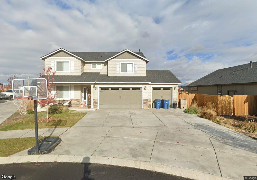 957 NW Teak Ct, Redmond, OR 97756 - photo 1