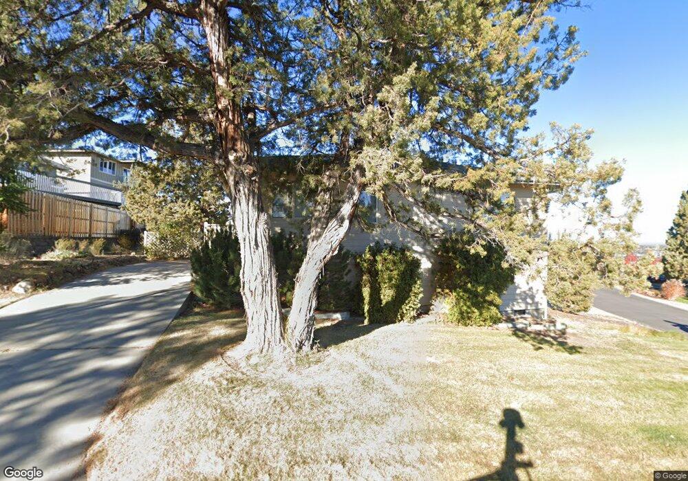 3405 SW Hillcrest Dr, Redmond, OR 97756 - photo 1