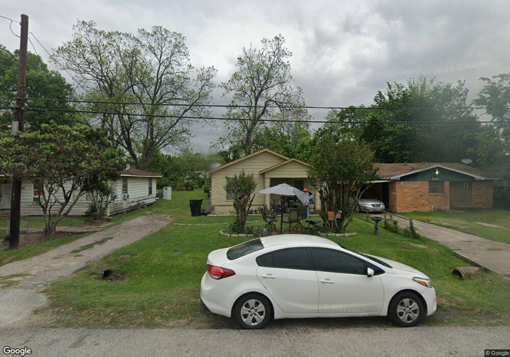 836 Dillard St, Houston, TX 77091 - photo 1