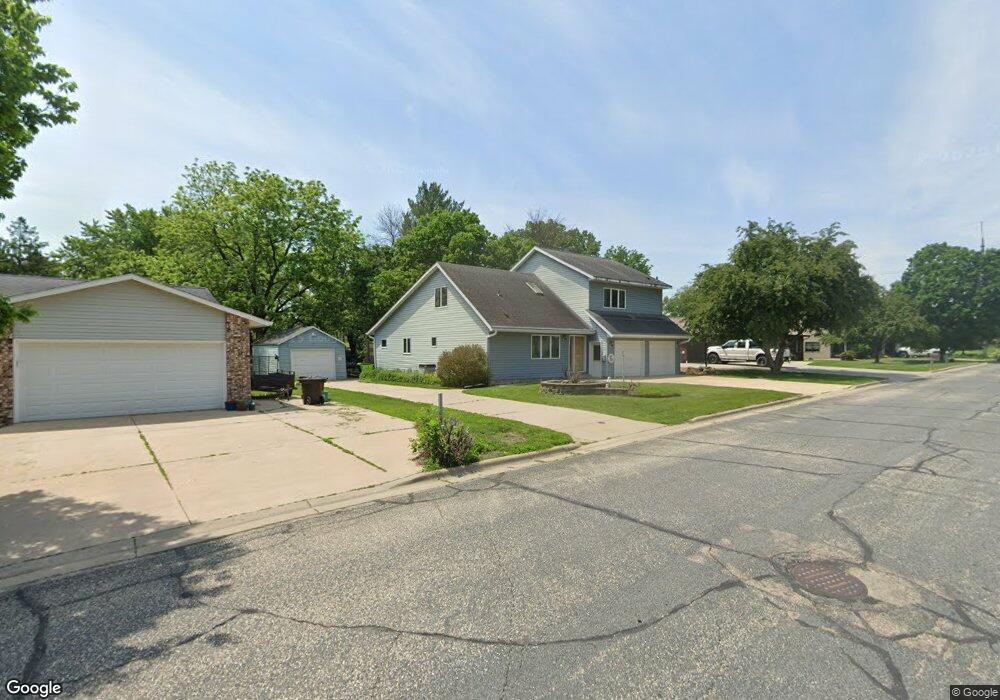 907 W 2nd St, Zumbrota, MN 55992 - photo 1