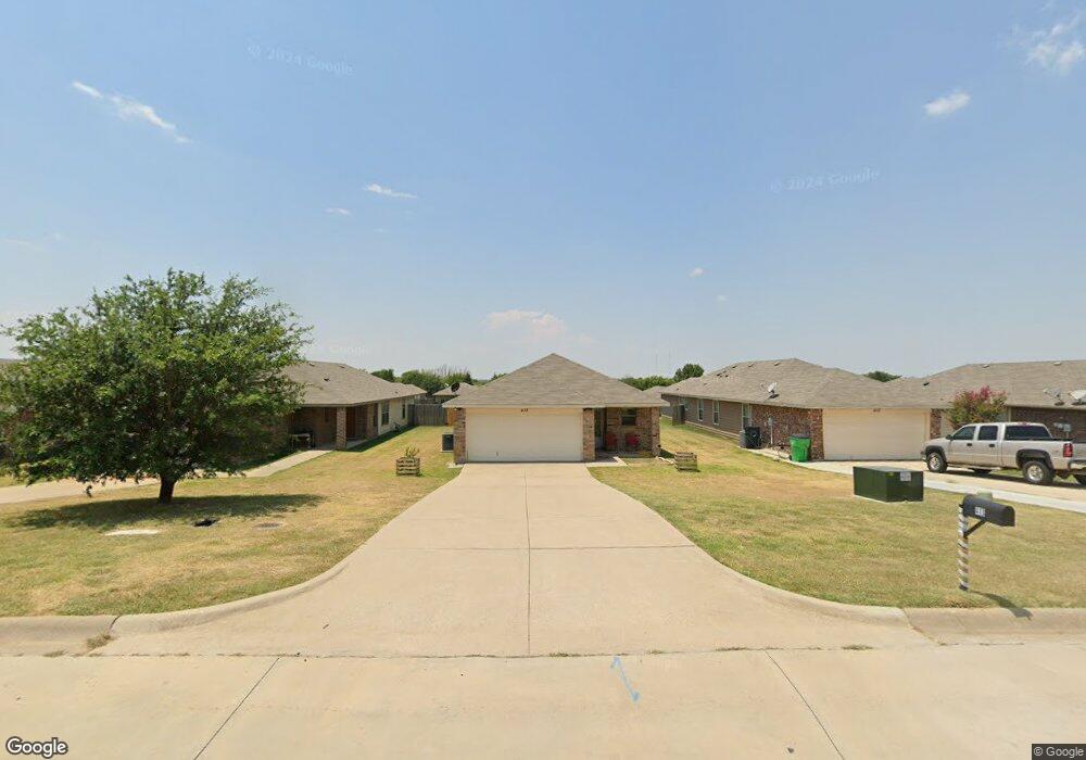 413 Glenwood St, Gainesville, TX 76240 - photo 1