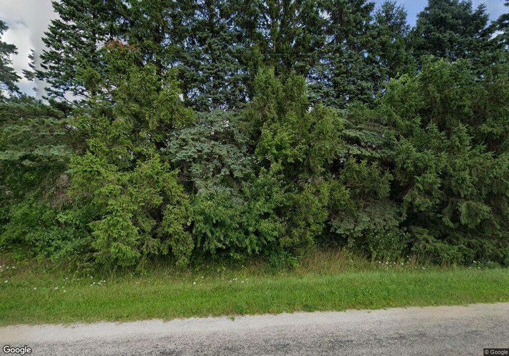 5981 N Oak Rd, Freeport, IL 61032 - photo 1