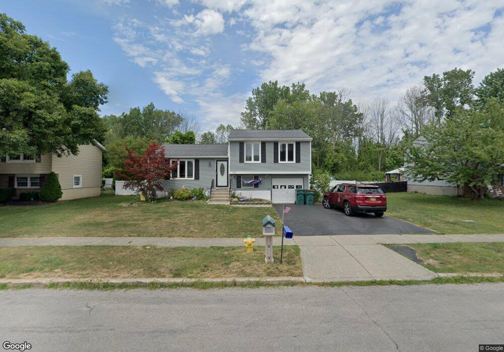 1362 Tanglewood Dr, North Tonawanda, NY 14120 - photo 1