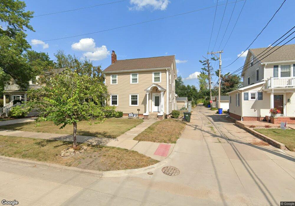 334 Crescent St SE, Cedar Rapids, IA 52403 - photo 1