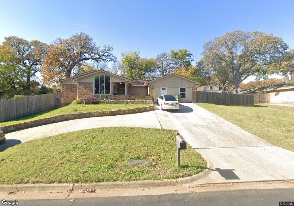 521 Holder Dr, Hurst, TX 76053 - photo 1